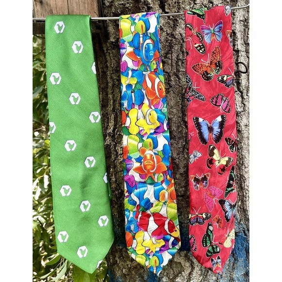 Men’s Set Of 3 Novelty Ties Bright Colors Butterflies Fish Chickens - Picture 1 of 16